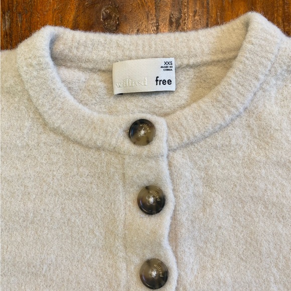 NWT Wilfred Free Cropped Cardigan “Shrunken Collection” Reverse Seam Size XXS - Picture 3 of 13